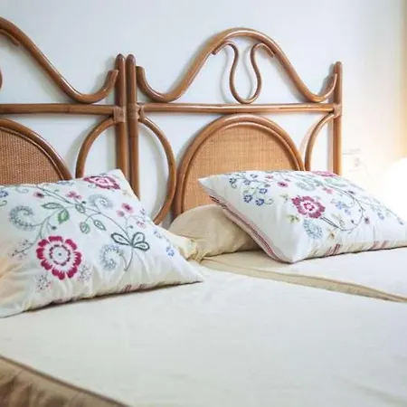 Playa Blanca Sleeps 4 Wifi