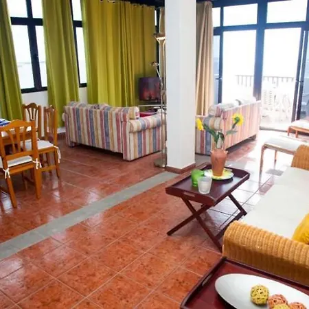 Playa Blanca Sleeps 4 Wifi