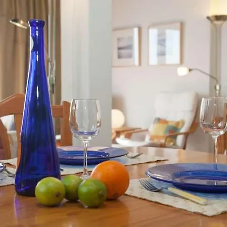 Playa Blanca Sleeps 4 Wifi Villa