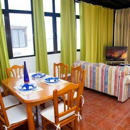 Playa Blanca Sleeps 4 Wifi Villa *