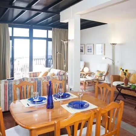 Playa Blanca Sleeps 4 Wifi