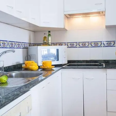 Playa Blanca Sleeps 4 Wifi Villa *